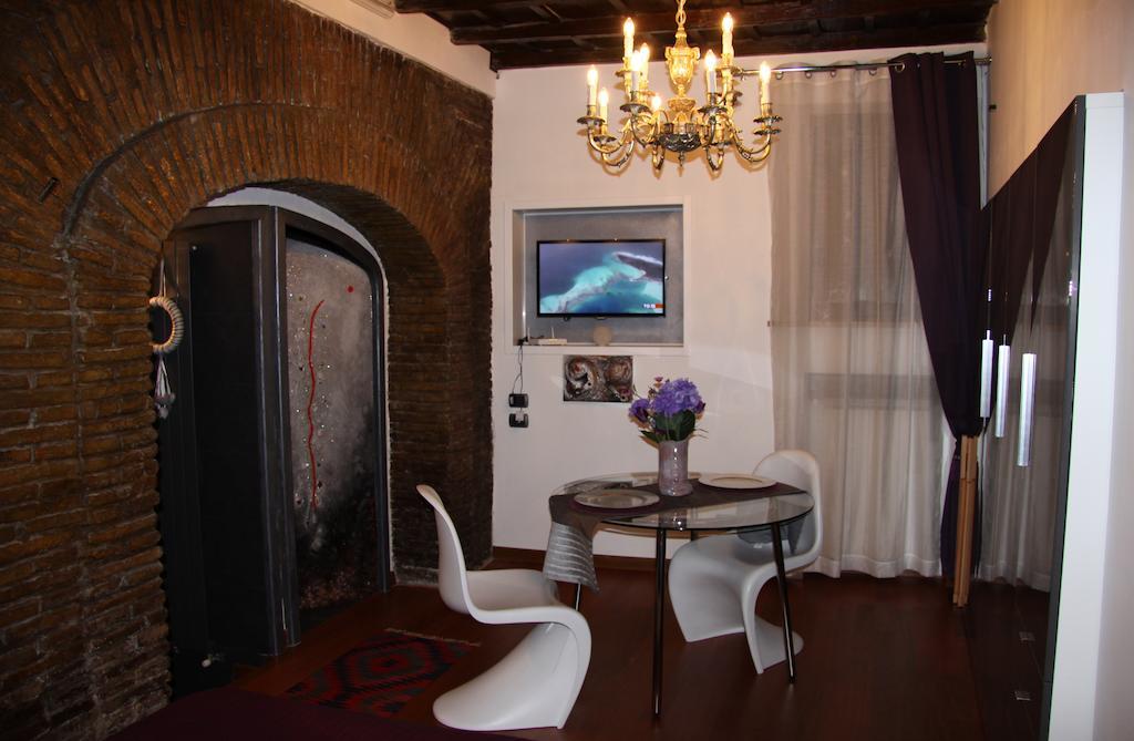 Domus31 - Luxury House In Trastevere โรม ห้อง รูปภาพ